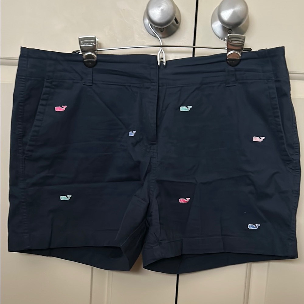 Vineyard Vines Women's Navy Whale Embroidered Shorts